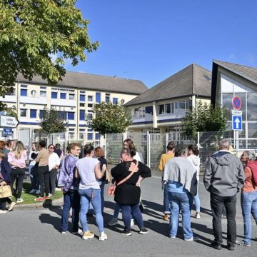 7924fa1a-5182-4e13-a449-1b03866a6b7b Mobilisation contre la fermeture du collège du Châtelet