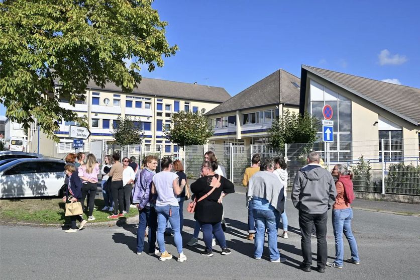 7924fa1a-5182-4e13-a449-1b03866a6b7b Mobilisation contre la fermeture du collège du Châtelet
