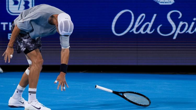 79fb3dc8-e916-4975-9966-8d08a3ab063c Terence Atmane victime de crampes à l’US Open