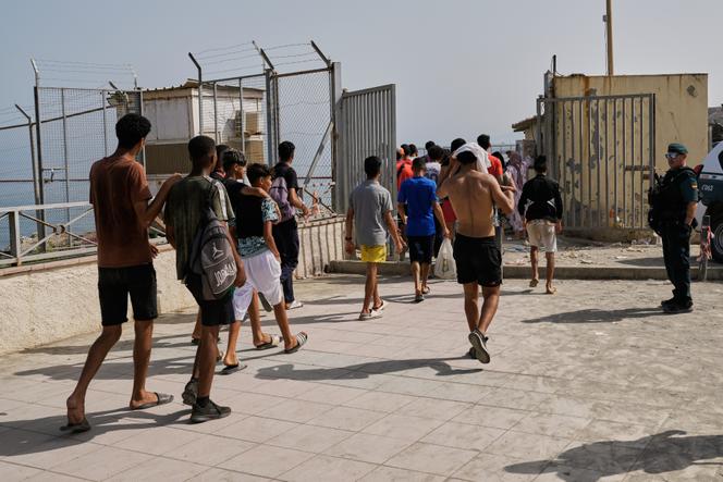 7a7a9980-f6d8-493f-9407-5e70acd35f2a Crise Migration à Ceuta : Retour au Calme dans la Ville de Fnideq