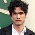 Charles Melton : Un Acteur en Ascension