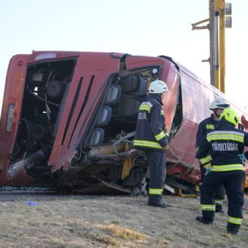 83a021ce-c0cc-438f-90b1-70ec316bbd7e Drame routier en Hongrie: un autocar polonais accidenté