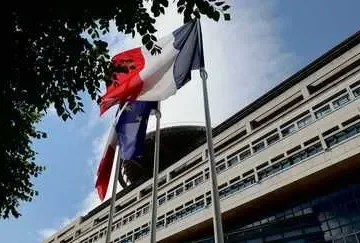 83eb6543-207a-4fef-b37e-c8310709cec4 La dette des États-Unis atteint 40 000 milliards de dollars.