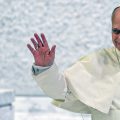 Le pape Léon XIV prête à célébrer une messe à Paris