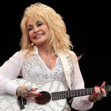 Décès de Dolly Parton, icône de la musique country