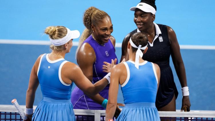 976f10d2-912f-47f4-a1aa-11cad94669f5 Retour sur le court de Venus et Serena Williams