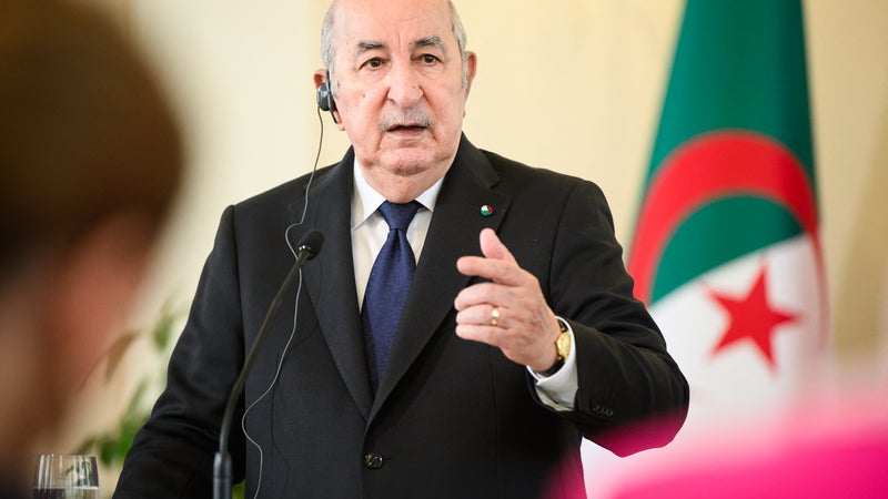 9c8b396c-239d-4c91-b455-c605765aee62 Le président algérien envisage de rétablir la peine de mort pour les pyromanes
