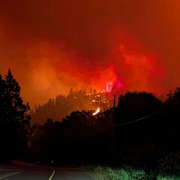 État d&rsquo;urgence déclaré en Colombie-Britannique face à l&rsquo;incendie de Bald Range