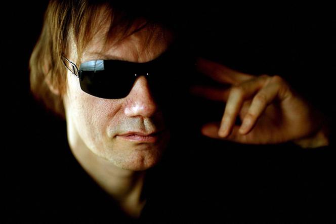 a7e19db6-88a7-4031-bfe6-96c8ba1367a1 William Orbit: Un Géant de la Musique S’est Éteint