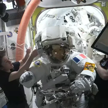 a8aac359-bf42-4c12-acb3-e9fc711534f5 Thomas Pesquet témoigne de son expérience des sorties dans l’espace