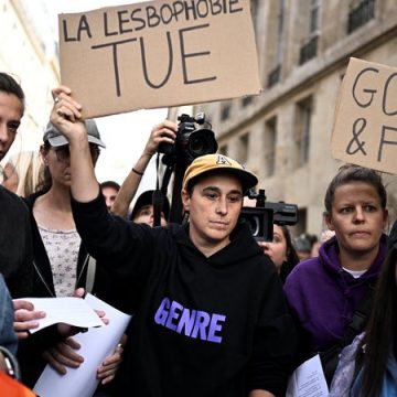 aaf6bbd7-bacb-47f2-8d9b-c5d1d40fd0c9 Hommage à Caroline Grandjean-Paccoud : Le combat contre la lesbophobie