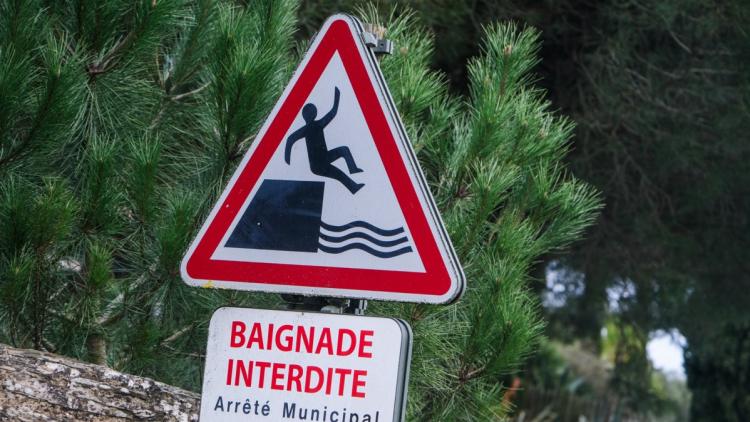 b8ba9c57-14e2-4f62-aad1-c075426e6681 Amende Forfaitaire pour Baignade Sauvage en France