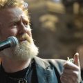 En hommage à Glen Hansard : Une cérémonie émouvante à Dublin