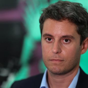 c3b7b10b-bc62-43fe-a908-86171fbfbf4f La dynamique électorale en France en 2026: Analyse des sondages et déclarations de Gabriel Attal