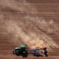 Appel à un «choc de réactivité» pour soutenir les agriculteurs