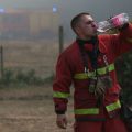 Le combat des pompiers contre le mégafeu en Gironde