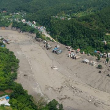 Une crue dévastatrice au Népal et au Tibet: bilan de victimes et disparus