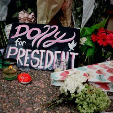 Hommage à Dolly Parton : Une icône de la musique disparue