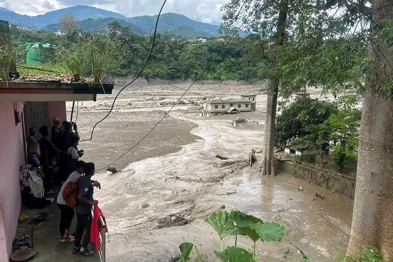 NEPAL-WEATHER-FLOOD Le Népal frappé par des inondations massives : bilan et efforts de sauvetage