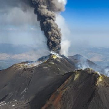 d9c84c4e-6e08-4fda-a328-cd3d7accb8dd Reprise des Atterrissages à l’Aéroport de Catane après l’Éruption de l’Etna
