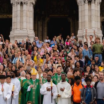 Le Festival Santos : Un Rendez-vous pour les Jeunes Professionnels Catholiques à Montmartre