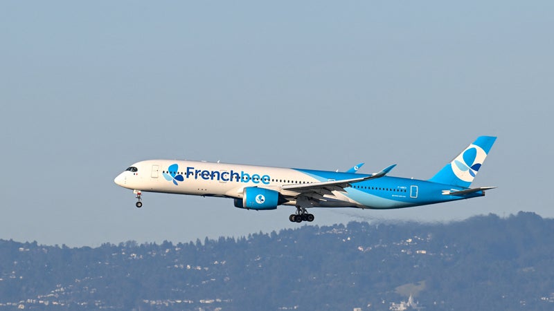 dfb3152e-704c-4487-adb7-92dd42f0cf56 French Bee fait face à la grève en louant des avions étrangers