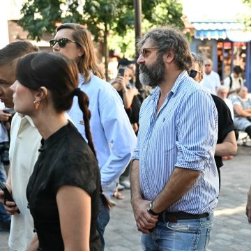 e74b2ea9-60b5-431b-a46d-6e6f0e711b28 Hommage au DJ Kavinsky lors de ses obsèques à Paris