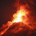 Le Volcan Fuego au Guatemala en Éruption : Alerte Orange Déclarée