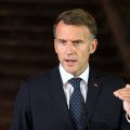 Emmanuel Macron réitère son soutien à l&rsquo;Ukraine et appelle à de nouvelles sanctions contre la Russie
