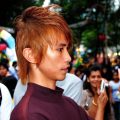 Le dilemme capillaire à Singapour et ses répercussions sociales