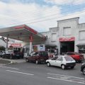 Hausse des Prix du Carburant: Le Gouvernement Envisage de Nouvelles Aides