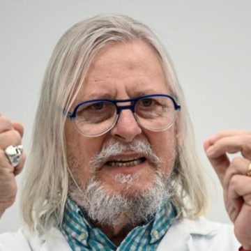 Le documentaire sur l&rsquo;hydroxychloroquine et la bataille autour du professeur Raoult