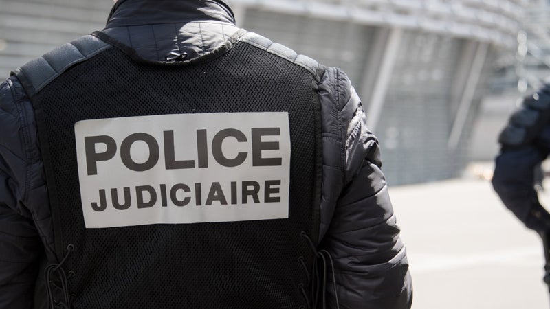 04f43113-b59b-4e6b-8903-75d9e1a70169 Opération policière majeure contre un trafic d’armes international