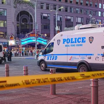 Attaque au couteau à Times Square : deux victimes et l&rsquo;assaillante abattue