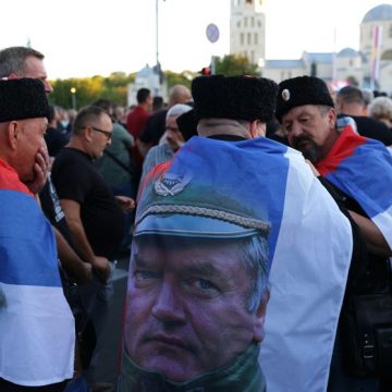 Obsèques de Ratko Mladic à Belgrade : une foule nombreuse mais sans le président