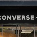 Converse face à une polémique après une campagne controversée