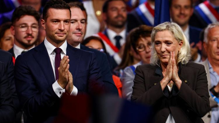 226995ff-5b58-415f-b6cf-e5d31836b854 Marine Le Pen annonce sa nouvelle équipe de campagne présidentielle