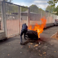 Polémique autour du maire de Saint-Denis et d&rsquo;un feu de poubelle