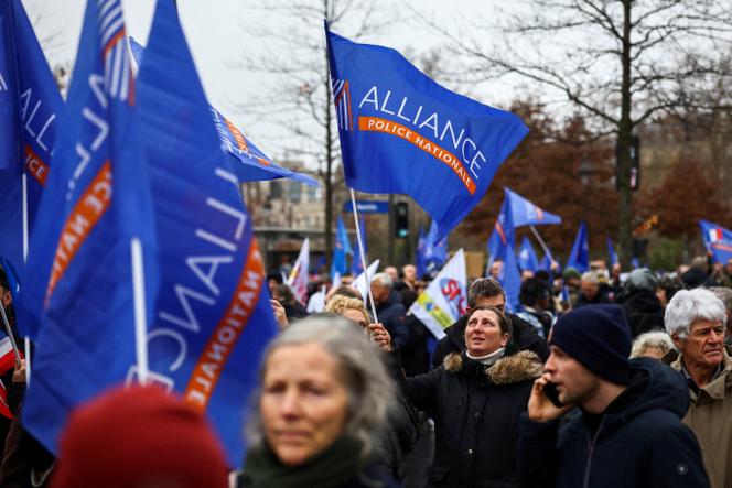 2e290b97-da8a-42bd-828a-f0b55e108752 Les syndicats de police insatisfaits après la rencontre avec le ministre de l’Intérieur