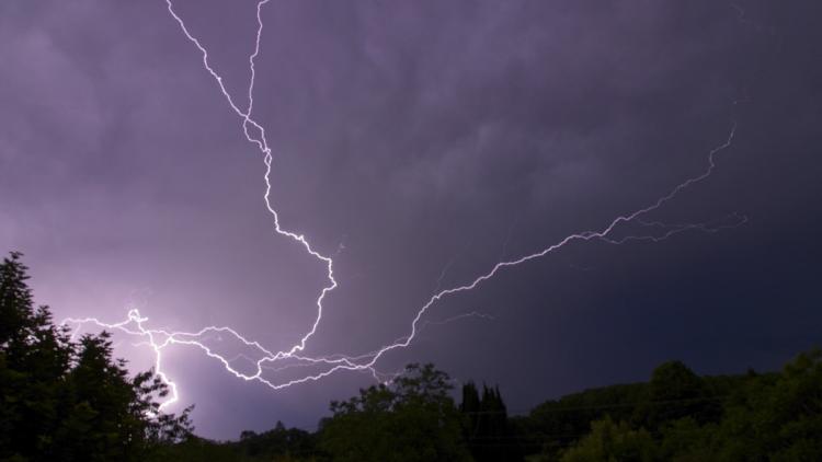 43015dc2-d45c-4ded-b895-a199d3a44c6f Alerte aux orages et fortes chaleurs dans le sud de la France