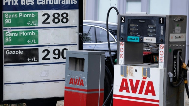 4b732e35-1775-447f-b63e-1115f0135462 Le gouvernement envisage de restituer le surplus de TVA sur le carburant