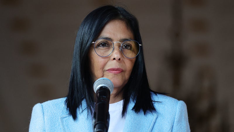 4cb4b34b-493d-408d-8e87-524982c66afd La présidente par intérim du Venezuela cherche à renforcer les liens financiers internationaux