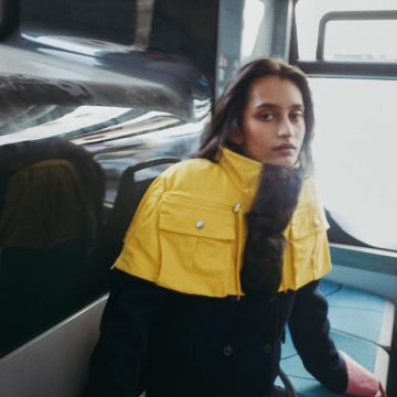 Le retour de la cape dans la mode contemporaine