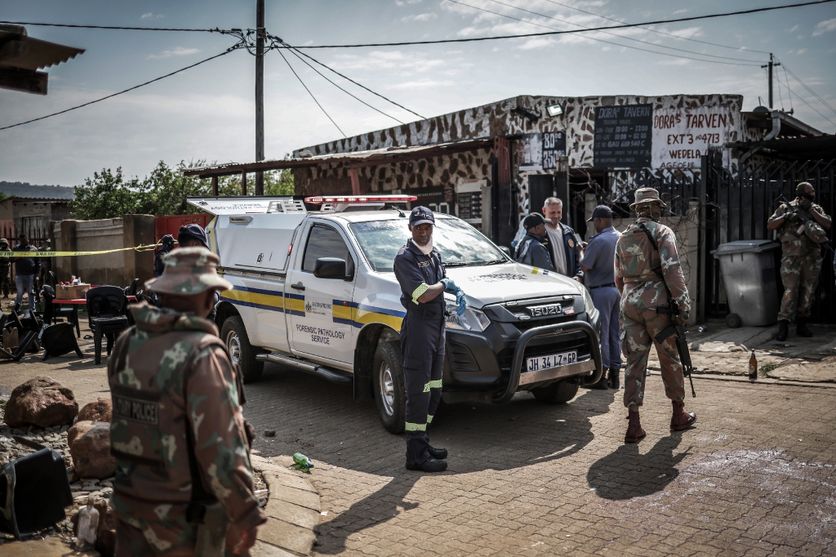 59f0b0c8-fc8d-4a20-8a15-0eb52b20b015 Violence armée en Afrique du Sud : 27 morts dans deux fusillades