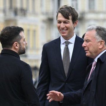 UKRAINE-US-RUSSIA-DIPLOMACY-CONFLICT-WAR Rencontre historique à Kiev pour un plan de paix en Ukraine