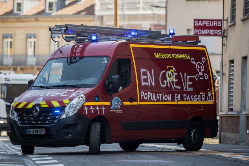 FRANCE-FIRESTATION-FIREMEN-STRIKE Mobilisation nationale des pompiers français pour plus de moyens
