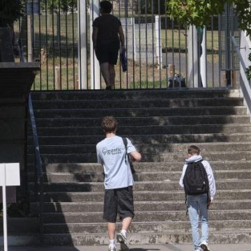67bca636-a8c8-4fbd-a3f8-e8671f1e45dc Manque de professeurs dans les établissements scolaires : un problème persistant