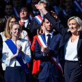 Marine Le Pen et sa campagne présidentielle entourée de fidèles