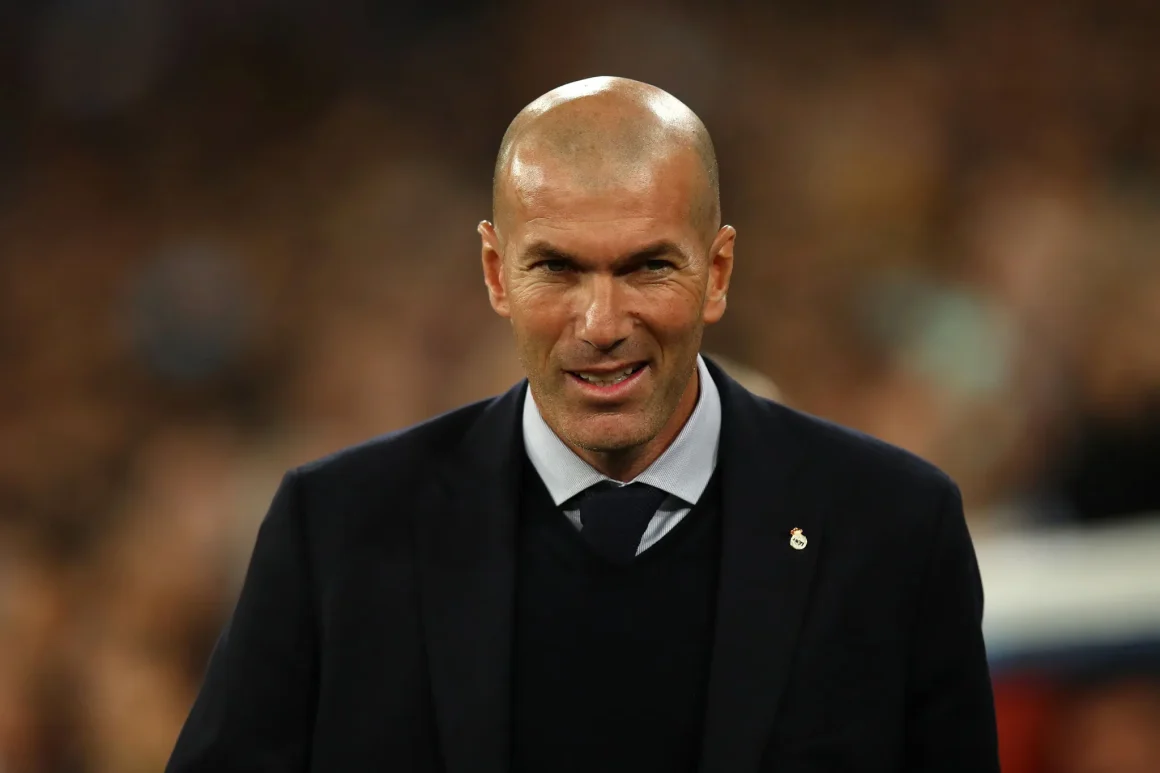 78f5231d-8a22-43dc-8918-21d7300c3b57 Zinedine Zidane et son premier entraînement avec les Bleues