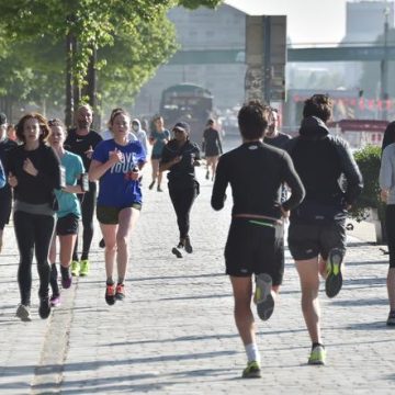 7e947872-fda7-40cf-b485-d6d698fb49bd L’essor des groupes informels de coureurs urbains